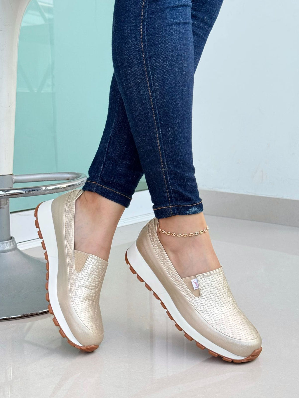 CALZADO CASUAL VELEZ